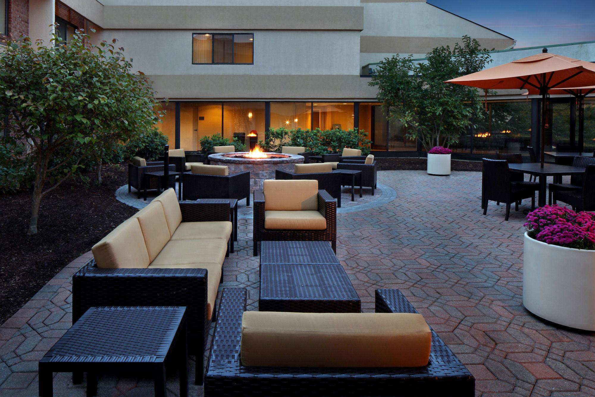 Courtyard Hartford Cromwell Hotell Exteriör bild